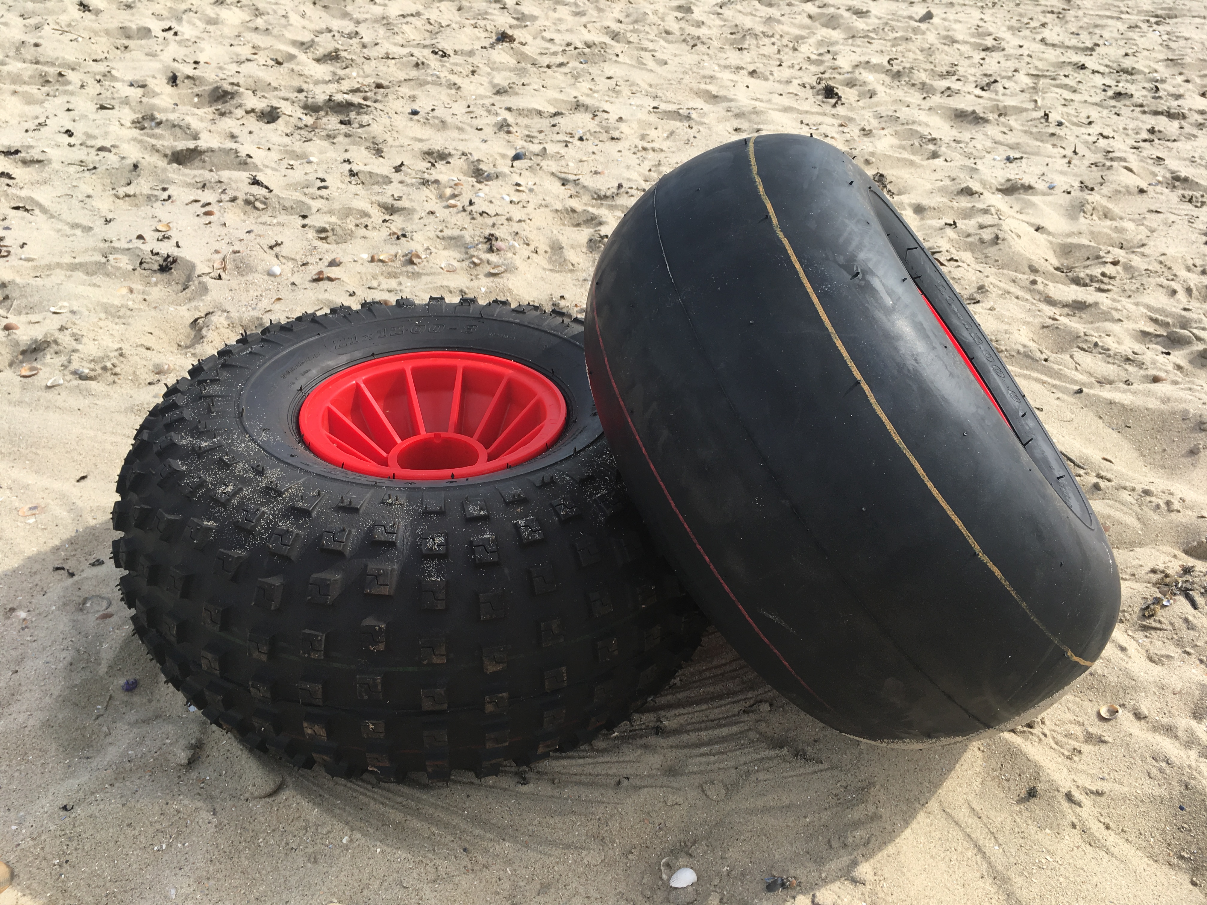 De-Bug rolstoelen voor strand