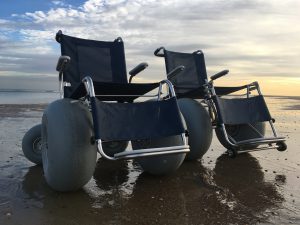 De-Bug rolstoelen voor strand