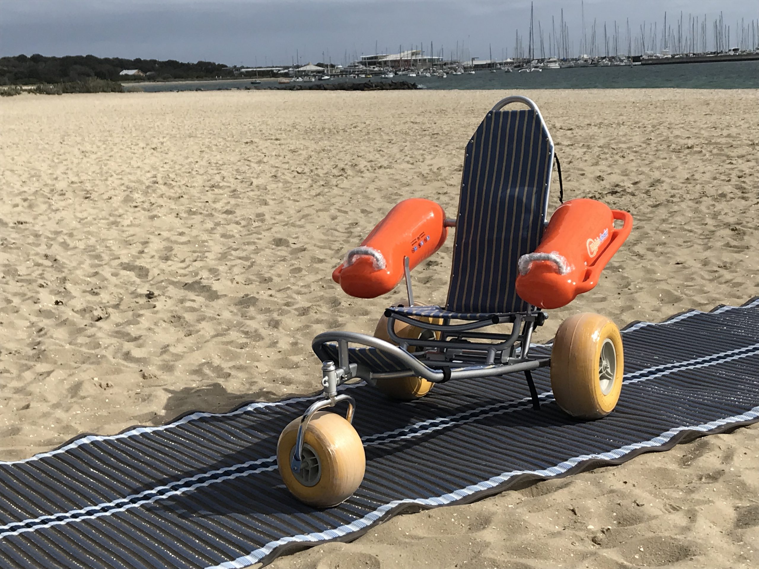 De-Bug rolstoelen voor strand