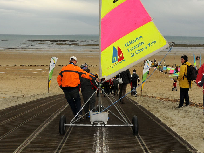 De-Bug rolstoelen voor strand