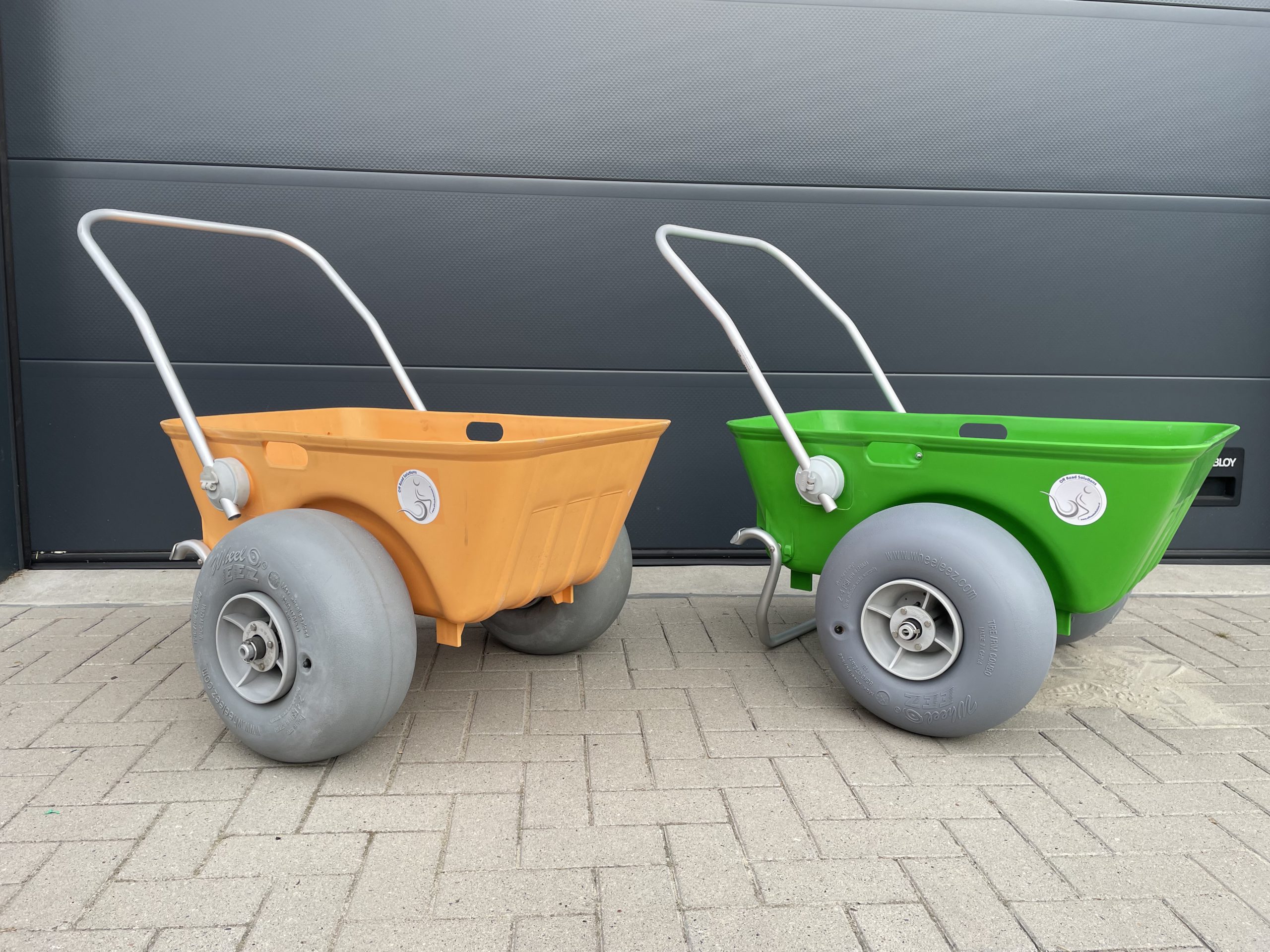 De-Bug rolstoelen voor strand