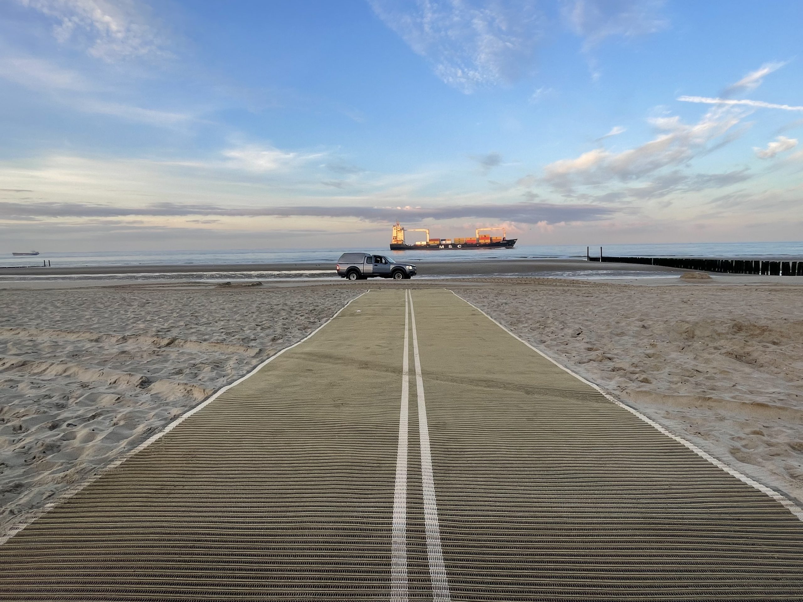 De-Bug strandrolstoel zij-aanzicht